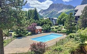 Studio mansardé 18 m2 climatisé avec piscine privée