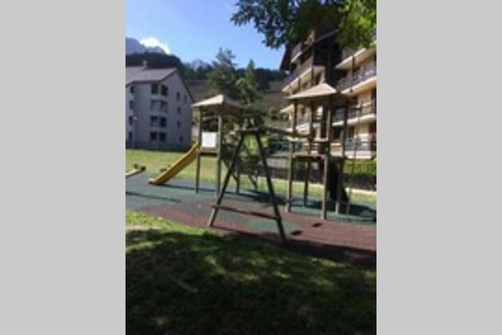 Studio mansardé 18 m2 climatisé avec piscine privée Gresse-en-Vercors Extérieur photo